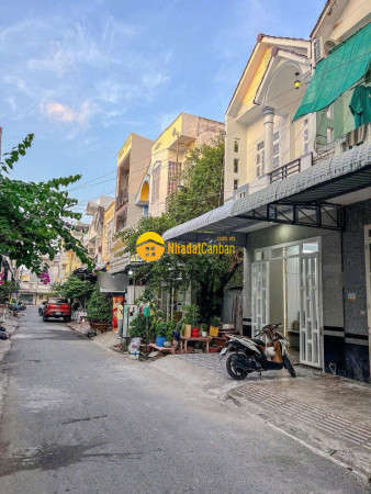 Nha chu ngôp bank thanh ly gâp 1 trêt 1 lâu gia 990 triêu gân bên xe quân 8